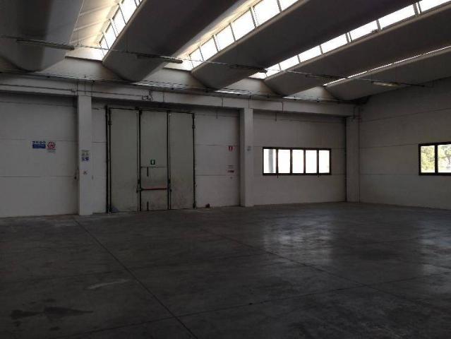 Industrial shed, Prato - Photo 1