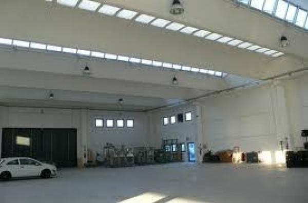 Industrial shed, Prato - Photo 1