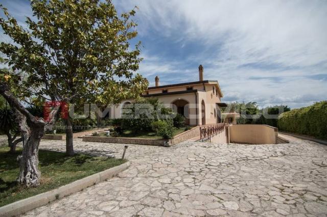 Villa in Via Ascoli, Foggia - Foto 1