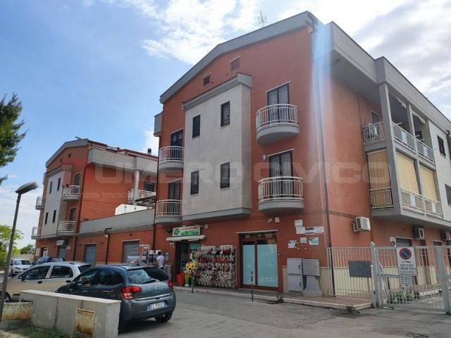 Negozio in {3}, Viale Virgilio - Foto 1