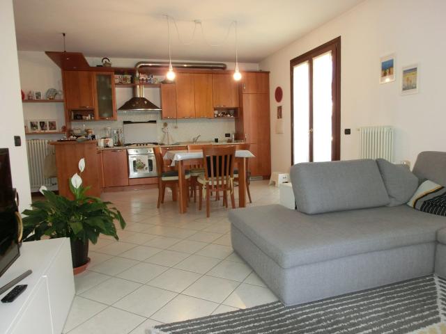 4-room flat, Salzano - Photo 1