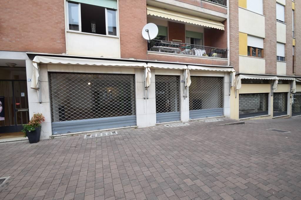 Negozio in Via De Pinedo 6, Schio - Foto 1