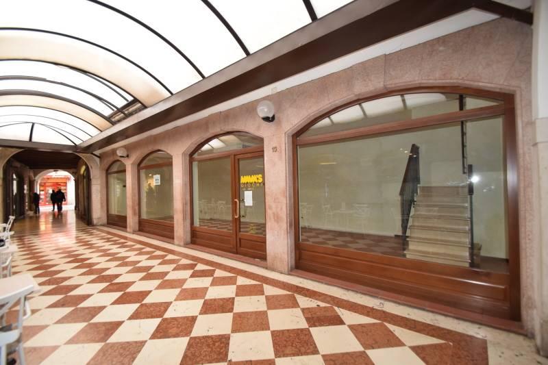 Negozio in Galleria Landshut 15, Schio - Foto 1