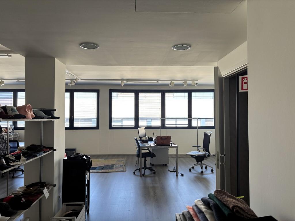 Ufficio in , Padova, {3} - Foto 1