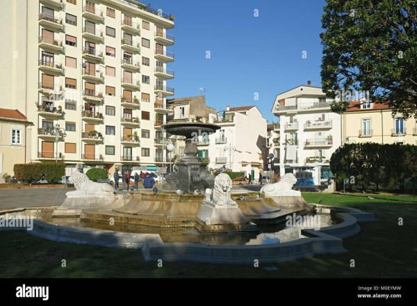 Negozio in Piazza Mazzini S.N.C, Santa Maria Capua Vetere, {3} - Foto 1