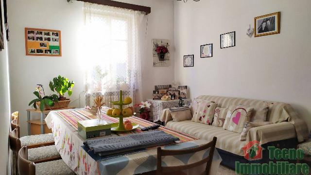 2-room flat in Via 4 Novembre, Omegna - Photo 1