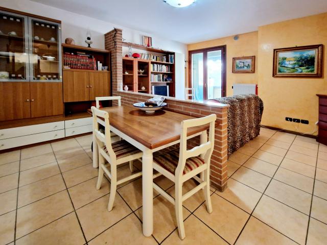 2-room flat in Via Onorio De Luca, Casale di Scodosia - Photo 1