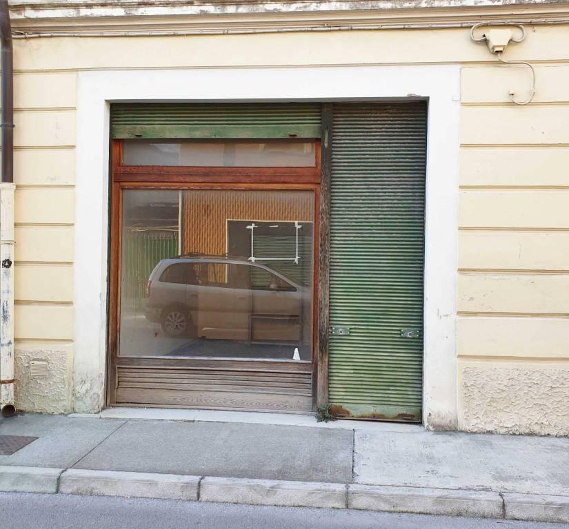 Negozio in Via San Giovanni Bosco 18, Monfalcone - Foto 1