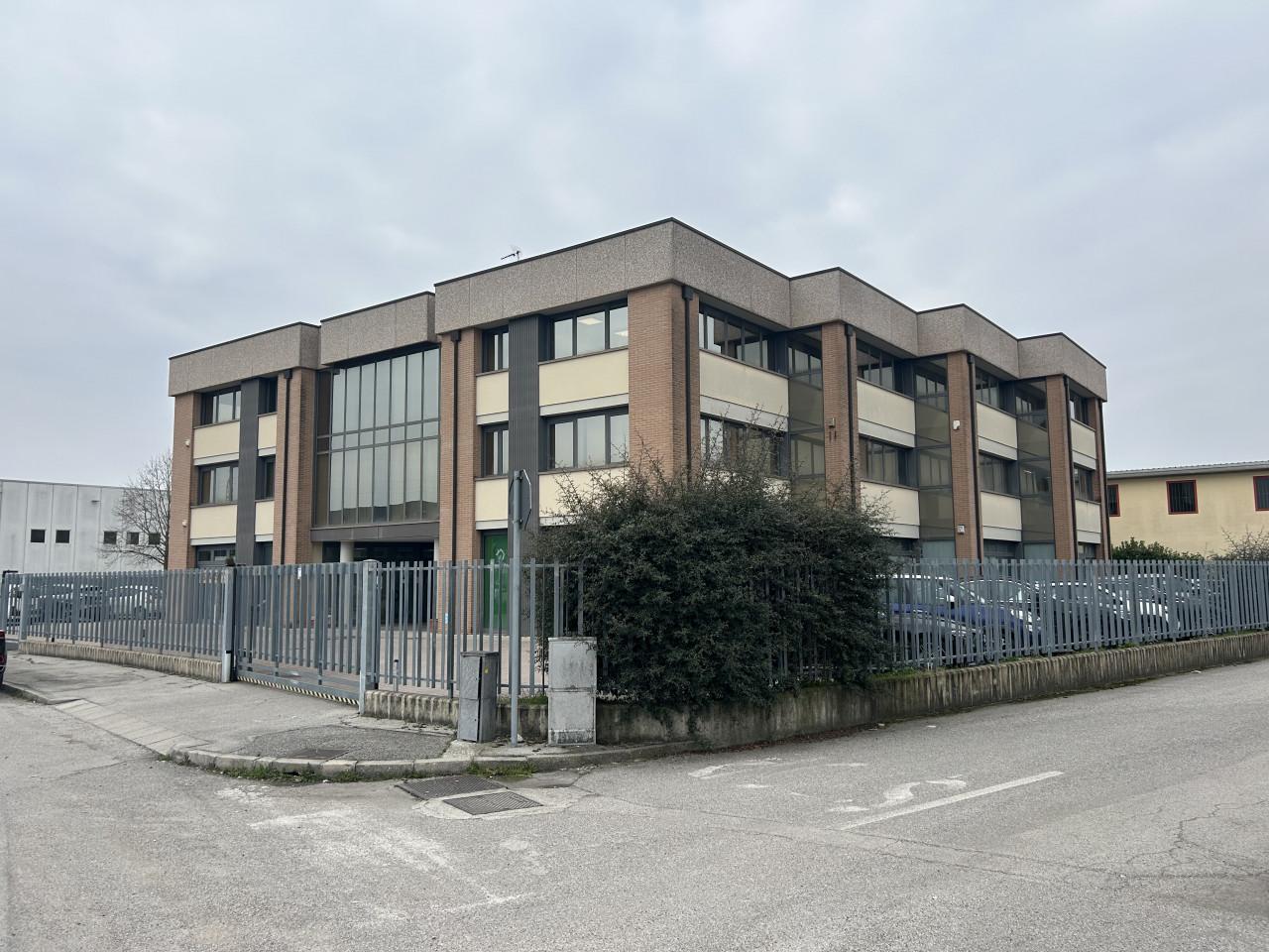 Negozio in Via Udine, Mestrino, {3} - Foto 1