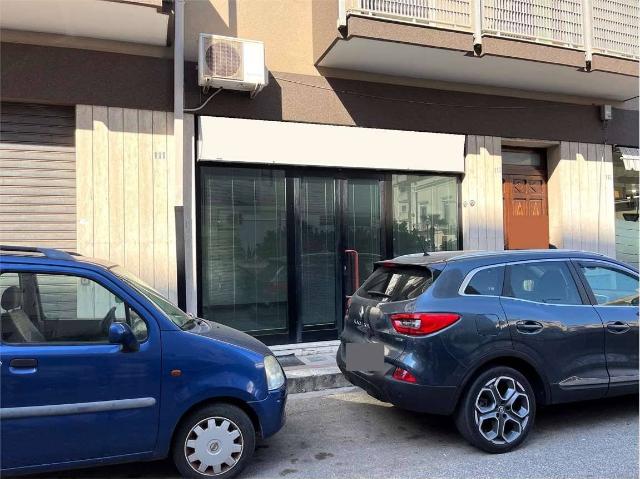 Geschäft in Via Numa Pompilio, 111, Brindisi - Foto 1