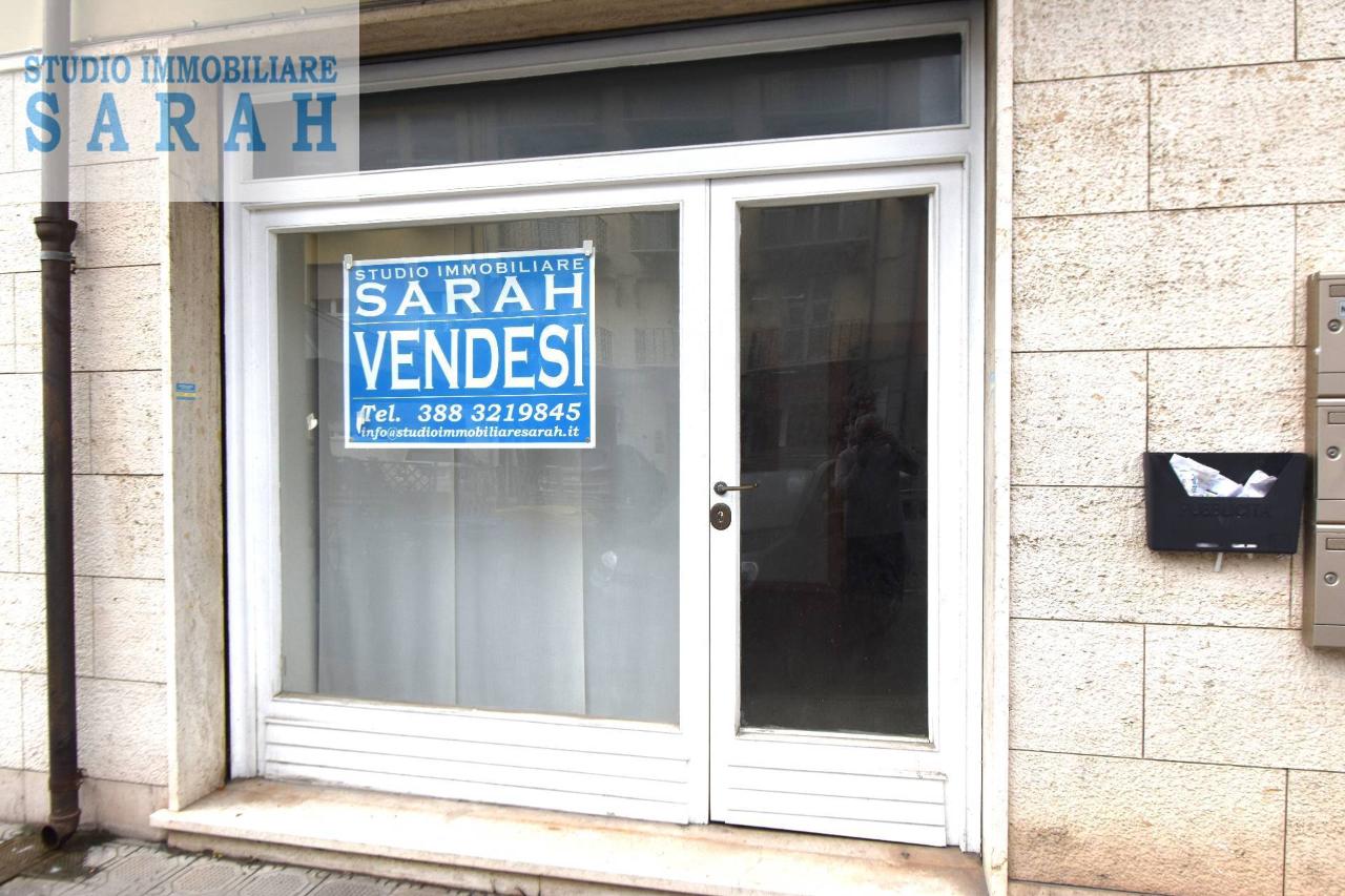 Esercizio commerciale in Via Foscolo 19, Viareggio, {3} - Foto 2