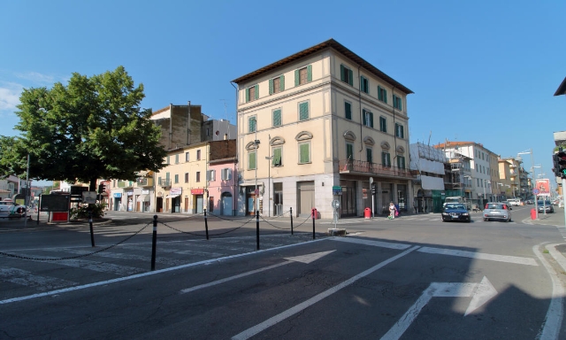 Shop in Via Benedetto Varchi 6, Arezzo - Photo 1