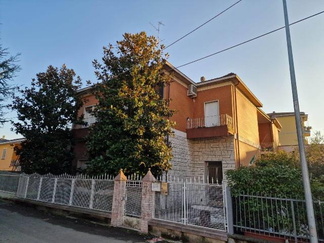 Villa in Via Bruno Razzini 24, Castelfranco Emilia - Foto 1