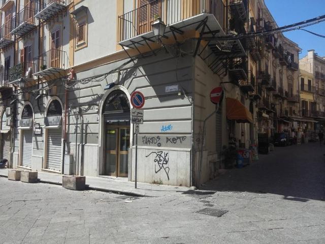 Geschäft in Via dello Spirito Santo 36, Palermo - Foto 1