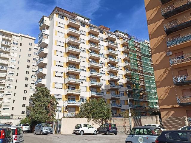 Appartamento in Via Montepellegrino 108, Palermo - Foto 1