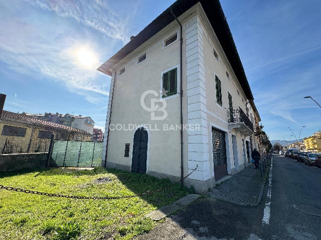 Commercial building in Via Castruccio Castracani 546, Lucca - Photo 1