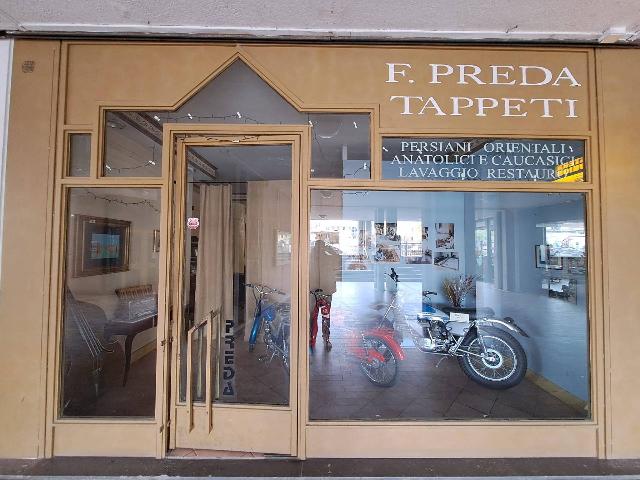 Shop in {3}, Via Cacciatori delle Alpi - Photo 1