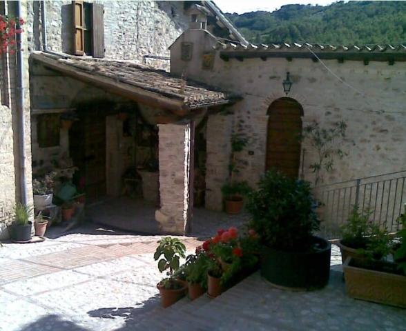 Einfamilienhaus in Località Crocemarroggia, Spoleto - Foto 1