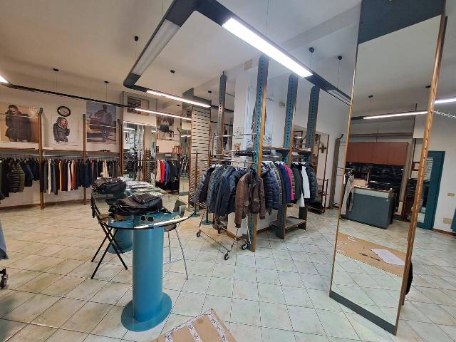 Shop in {3}, Via Martiri del Lavoro - Photo 1