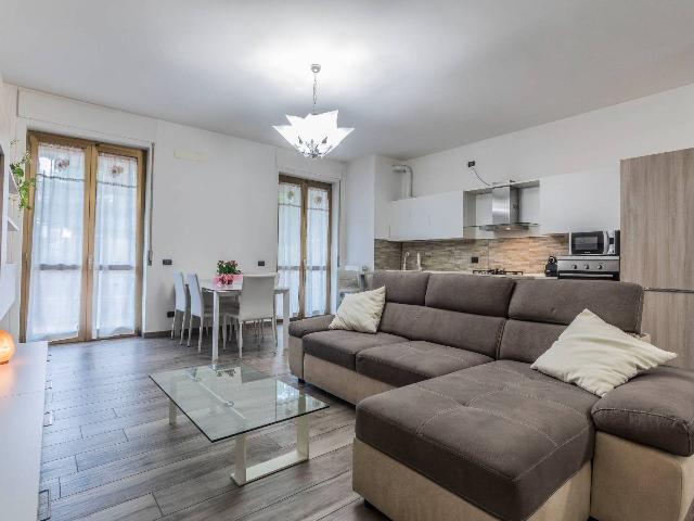 3-room flat in Via Luigi Cadorna 71, Turate - Photo 1