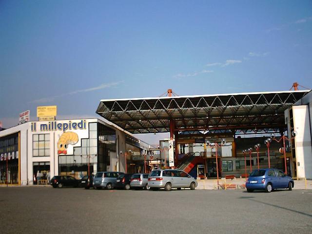 Shop in Piazzale Piero Gobetti, Cassano d'Adda - Photo 1