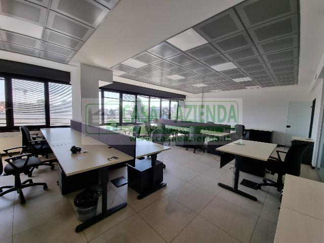 Shared office in Via Luigi Cadorna 71, Vimodrone - Photo 1