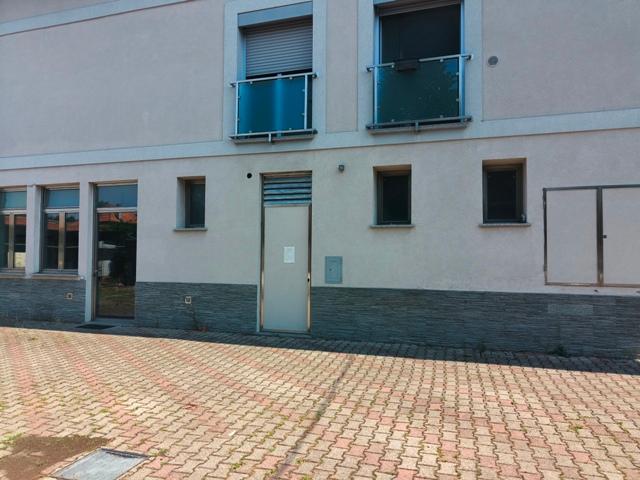 Laboratorio in Via M. Santini, Parabiago, {3} - Foto 2