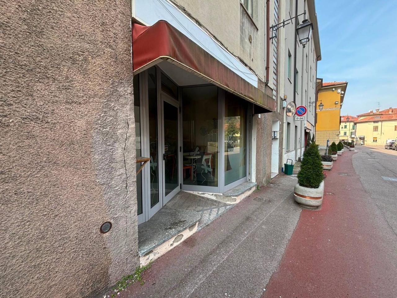Negozio in Molteni 22, Sirone, {3} - Foto 1