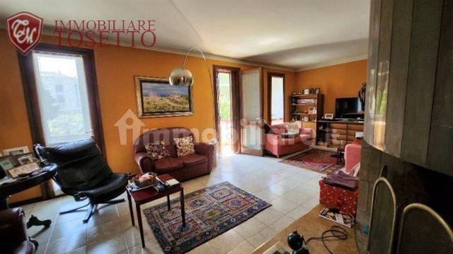 Mansion in {3}, Viale Trieste - Photo 1