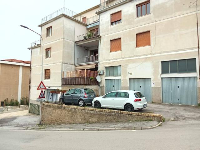 2-room flat in Via Zegalara 16, Corridonia - Photo 1