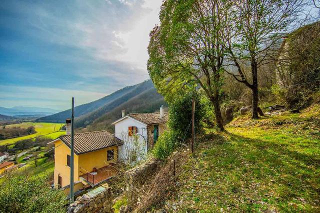 2-room flat in Via Colle della Chiesa, Rieti - Photo 1