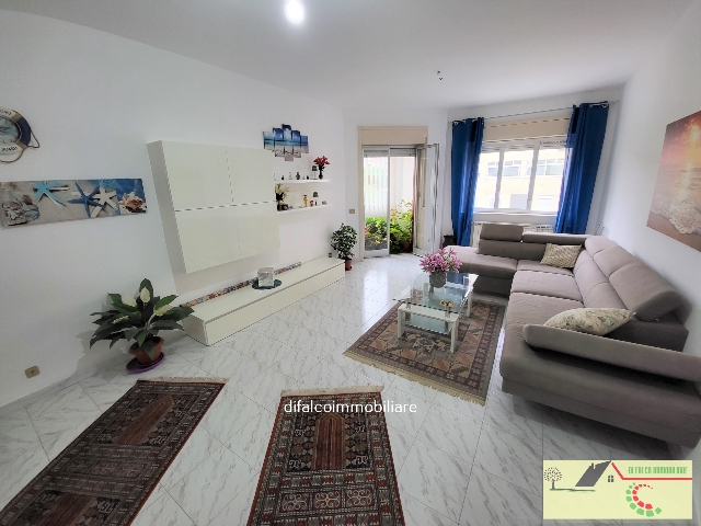 Apartament in {3}, Piazza della Primavera - Photo 1