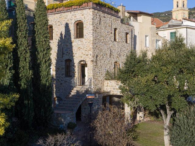 Mansion in Piazza San Sebastiano 55, Sanremo - Photo 1