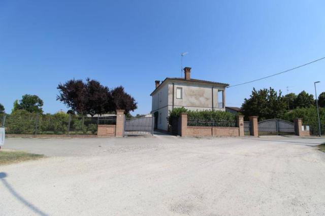 Villa in Via dei Martiri 63, Fusignano - Foto 1