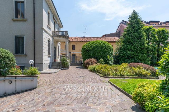 Mansion in Via Como 7, Meda - Photo 1