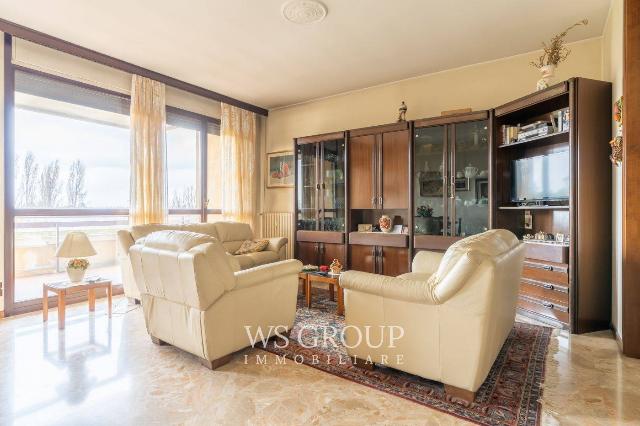 4-room flat in Via Cesare Battisti 25, Vedano al Lambro - Photo 1