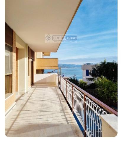 4-room flat in Viale Oceania, Gaeta - Photo 1