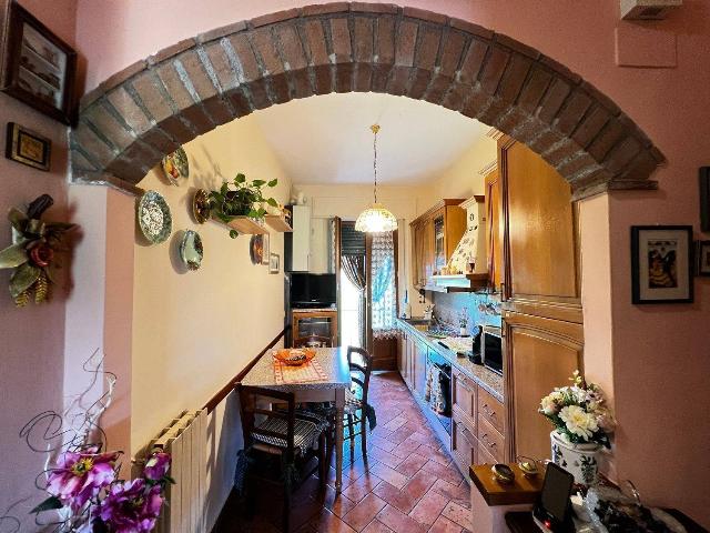 4-room flat in Via Cassia, Buonconvento - Photo 1