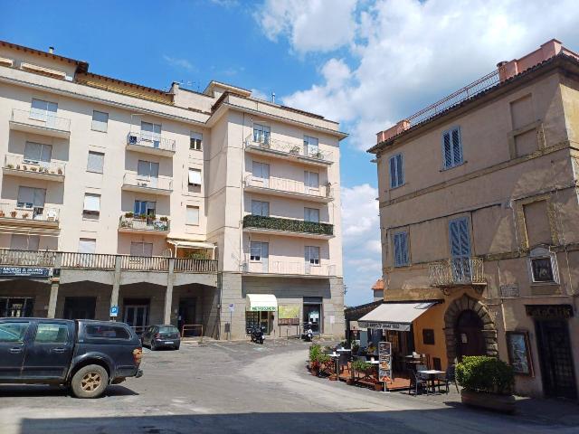 Wohnung in Piazza Pietro Cuzzoli, Caprarola - Foto 1