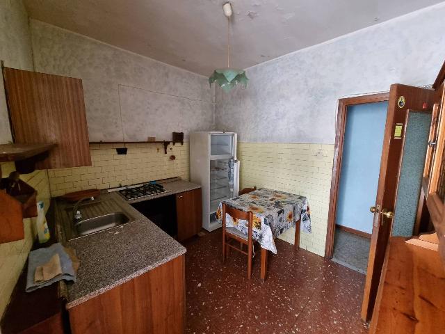 4-room flat in Via Camillo Benso di Cavour, Caprarola - Photo 1