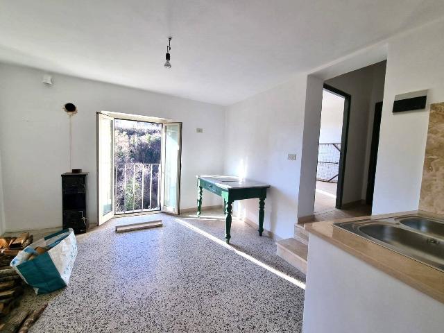 3-room flat in Via Corsica, Caprarola - Photo 1