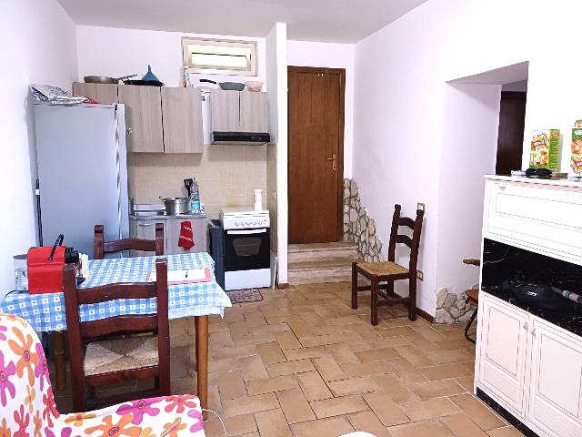 2-room flat in Via Giuseppe Vincenzi, Caprarola - Photo 1