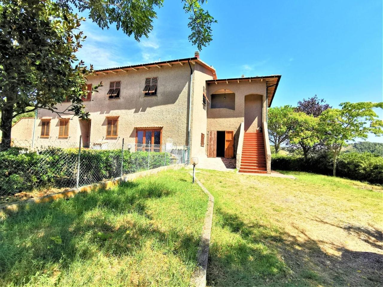 Villa trifamiliare in vendita a Pomarance