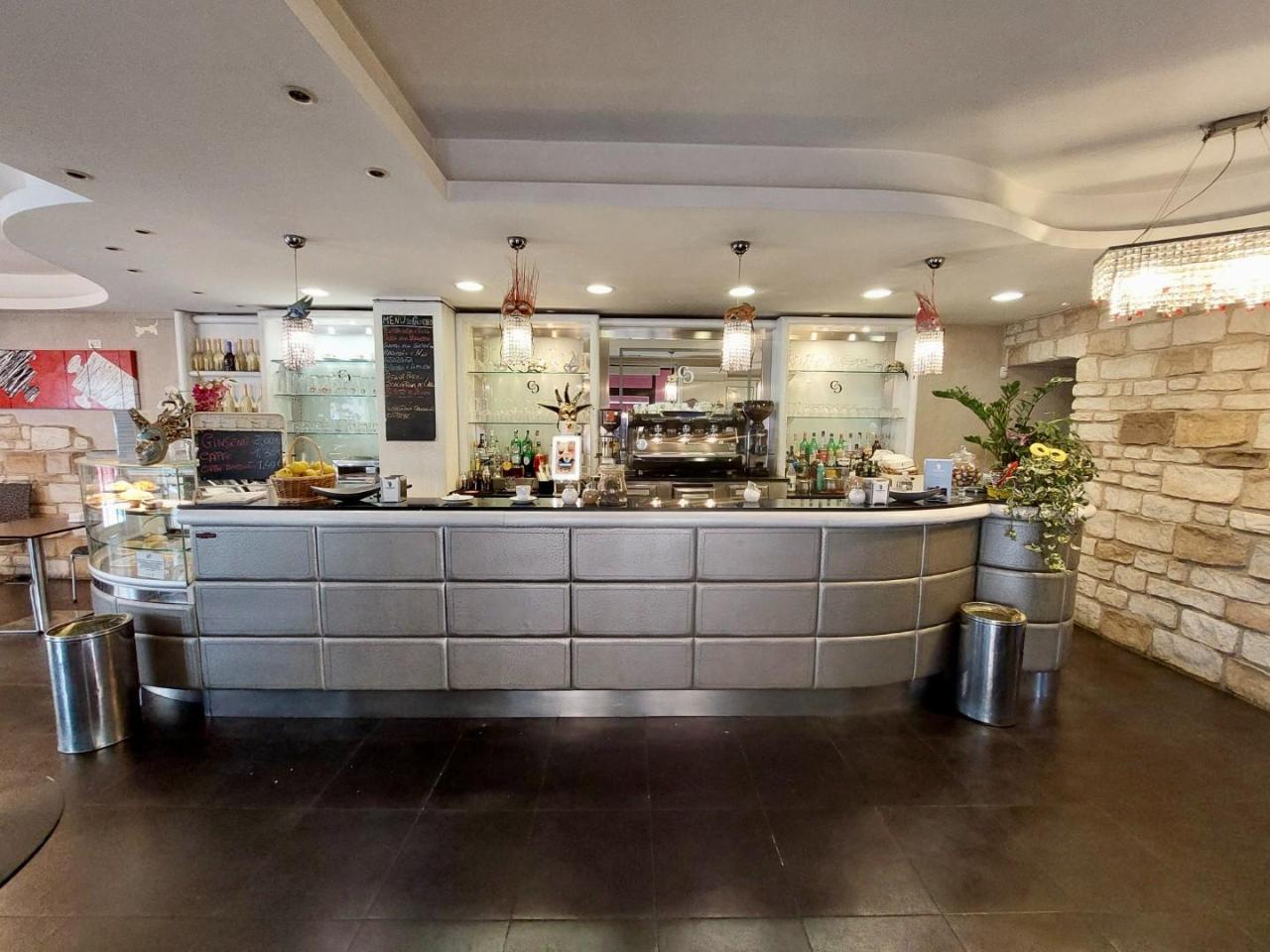 Bar in a Cesare Battisti 15, Viareggio, {3} - Foto 1