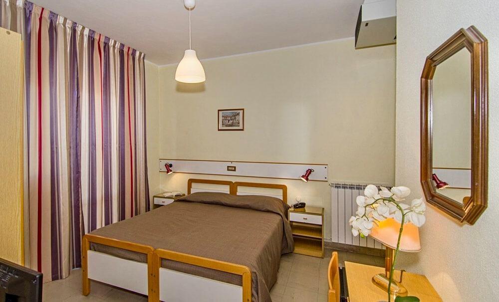 Albergo in Ale Cristoforo Colomb 33, Camaiore, {3} - Foto 1