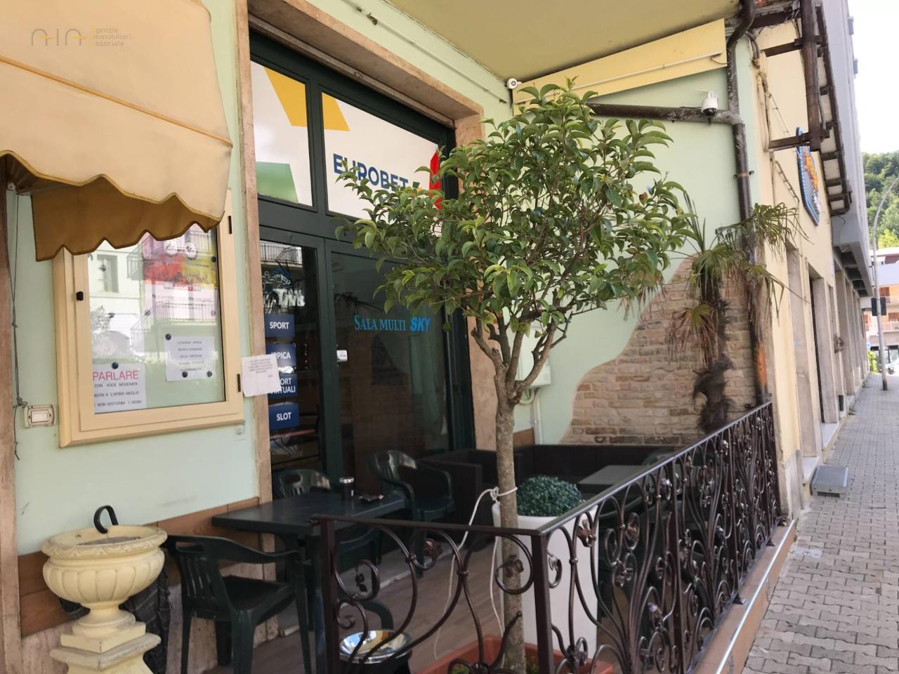 Esercizio commerciale in Viale Trieste 18, Comunanza, {3} - Foto 2