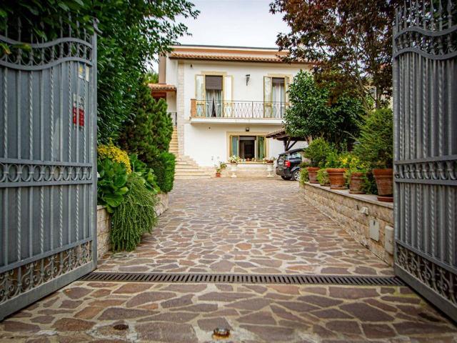 Mansion in {3}, Via del Giglio - Photo 1