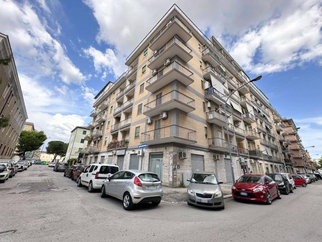 Quadrilocale in Via Edmondo De Amicis, Foggia - Foto 1