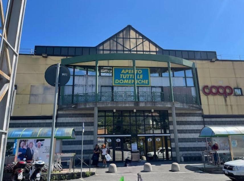 Negozio in Viale Giovanni Amendola 220, La Spezia, {3} - Foto 1