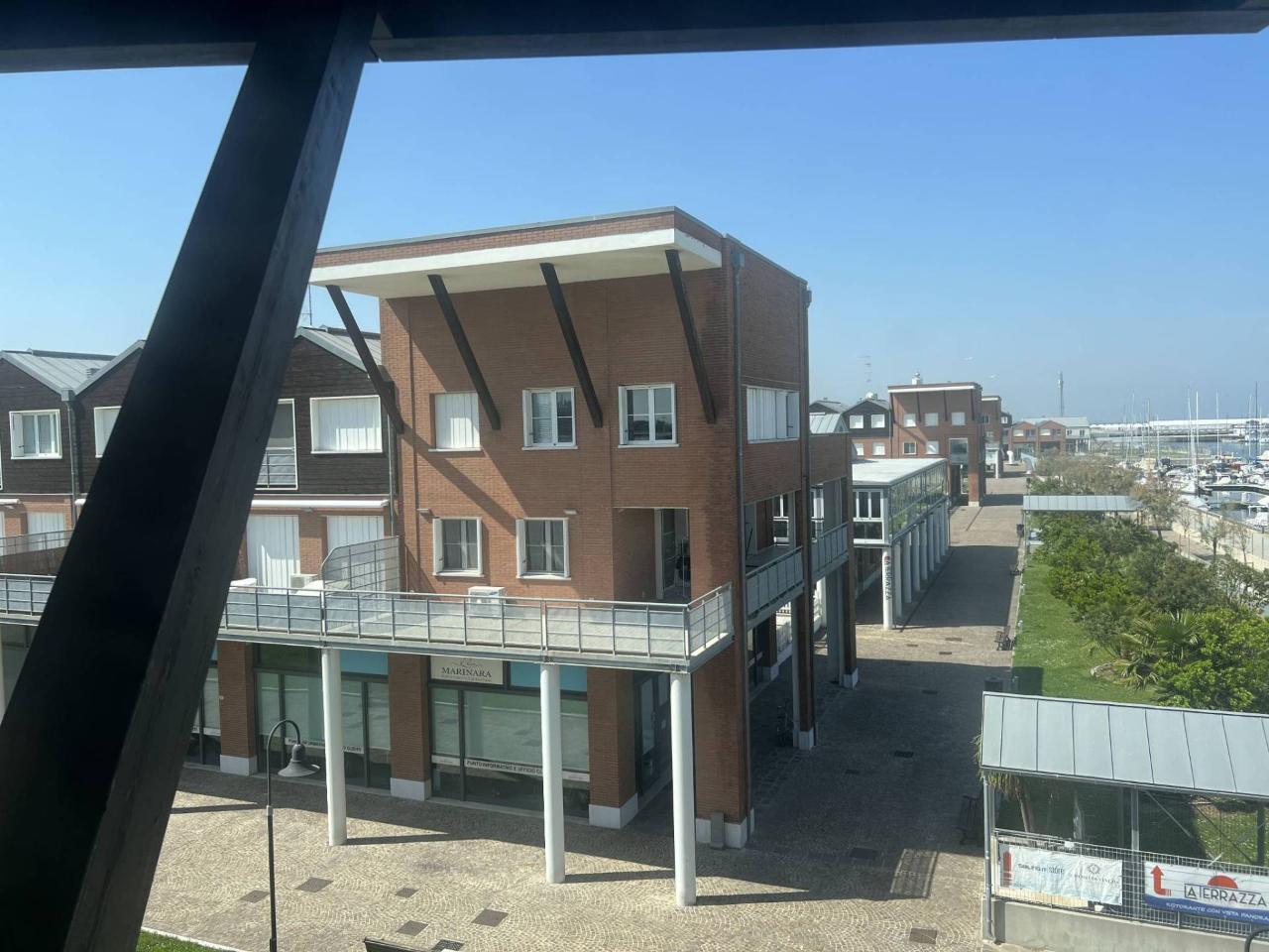 Palazzina commerciale in Via Marinara 81, Ravenna, {3} - Foto 1